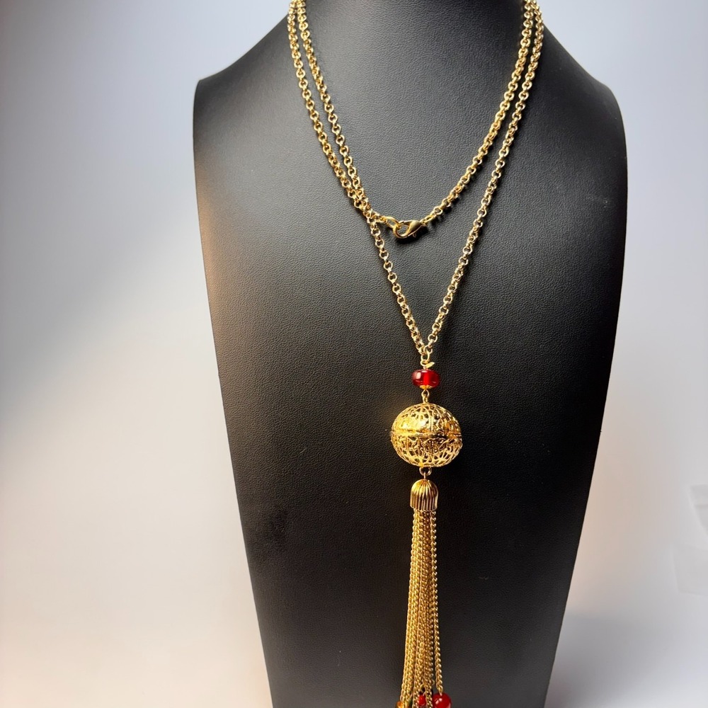 Vintage‎ Gold Tone Necklace Filigree Pendant Glass End Tassels 24 inch